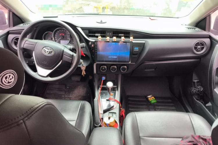 Used Toyota Corolla 2017 Revised Version 1.2T S-CVT GL Center Console