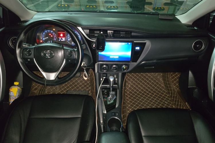Used Toyota Corolla 2017 Revised Version 1.2T S-CVT GL-i Center Console