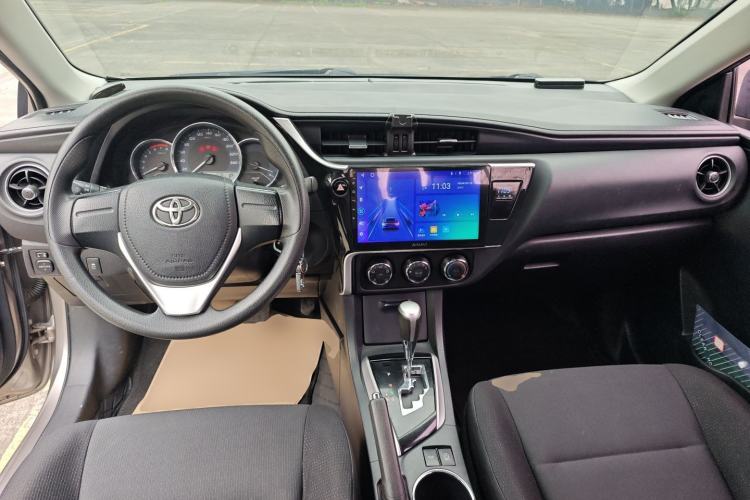 Used Toyota Corolla 2017 Revised Version 1.2T S-CVT GL Center Console