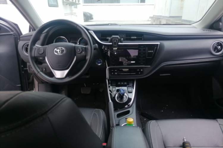 Used Toyota Corolla 2017 Revised Dual-Engine 1.8L E-CVT Elite Edition Center Console