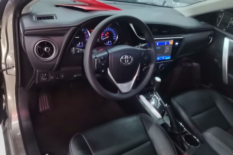 Used Toyota Corolla 2017 Revised Version 1.2T S-CVT GL-i Center Console