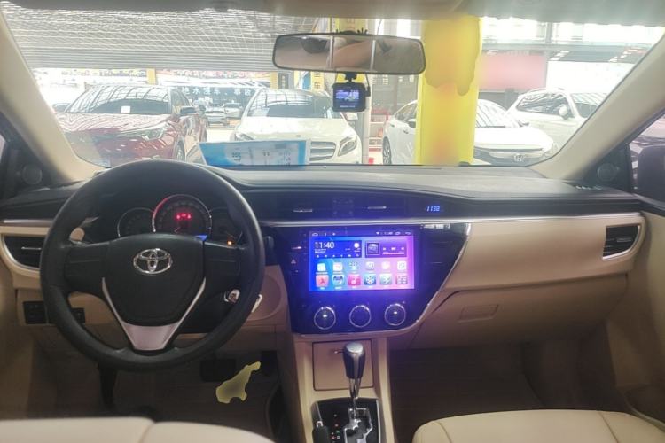 Used Toyota Corolla 2017 1.2T CVT GL Center Console