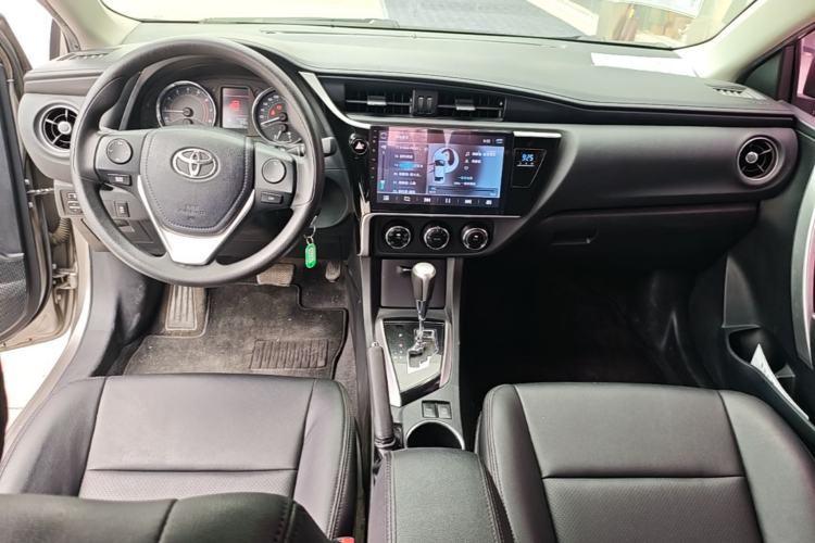 Used Toyota Corolla 2017 Revised Version 1.2T S-CVT GL-i Center Console