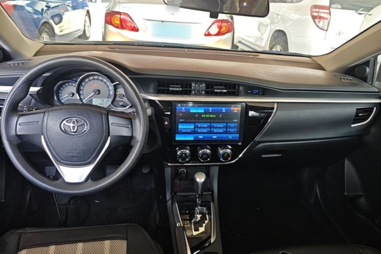 Used Toyota Corolla 2017 Revised Version 1.6L S-CVT GL Center Console
