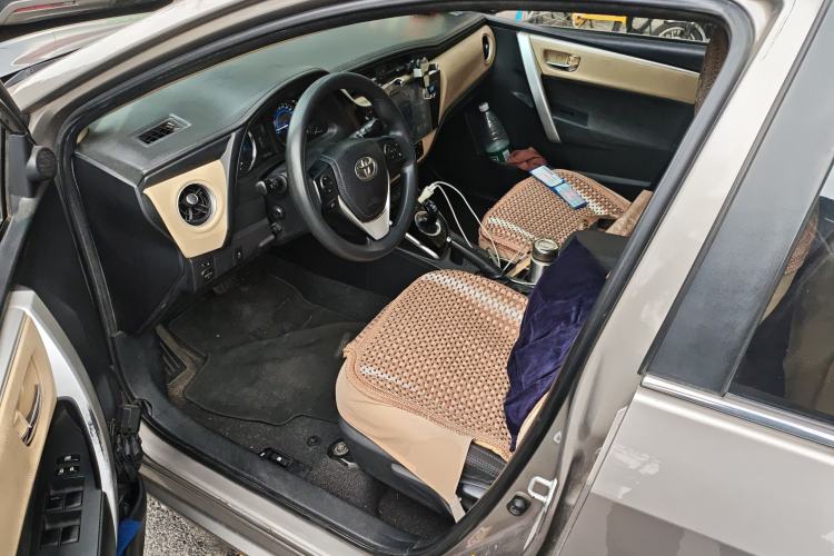 Used Toyota Corolla 2017 Revised Dual-Engine 1.8L E-CVT Leading Edition Driver Seat