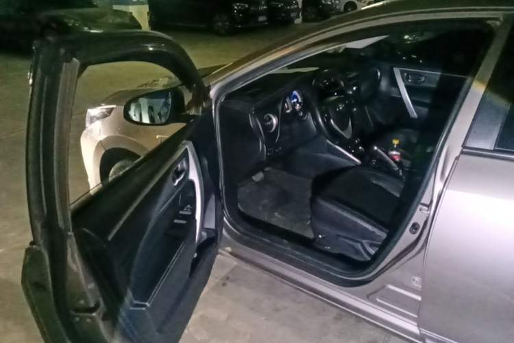 Used Toyota Corolla 2017 Revised Dual-Engine 1.8L E-CVT Elite Edition Driver Seat