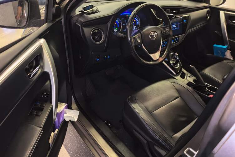 Used Toyota Corolla 2017 Revised Dual-Engine 1.8L E-CVT Elite Edition Driver Seat