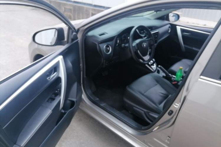 Used Toyota Corolla 2017 Revised Dual-Engine 1.8L E-CVT Elite Edition Driver Seat
