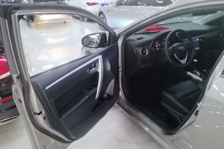 Used Toyota Corolla 2017 Revised Version 1.2T S-CVT GL-i Driver Seat