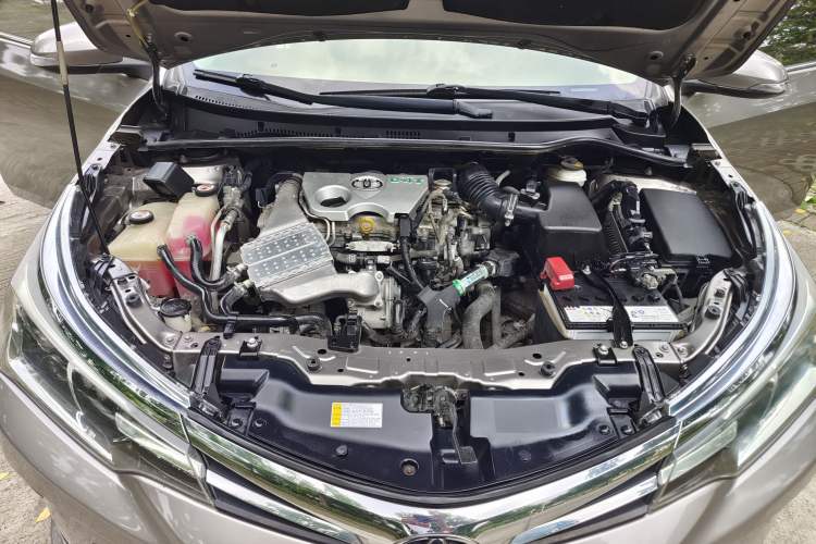 Used Toyota Corolla 2017 Revised Version 1.2T S-CVT GL Engine Bay