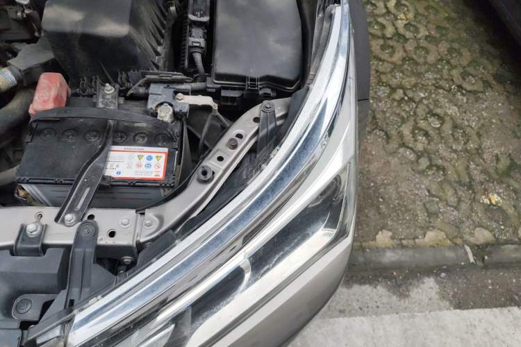 Used Toyota Corolla 2017 Revised Version 1.2T S-CVT GL-i Engine Bay Left