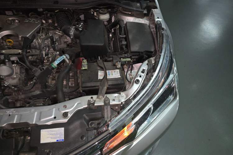 Used Toyota Corolla 2017 Revised Version 1.2T S-CVT GL-i Engine Bay Left