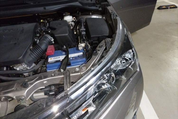 Used Toyota Corolla 2017 1.6L CVT GL Engine Bay Left