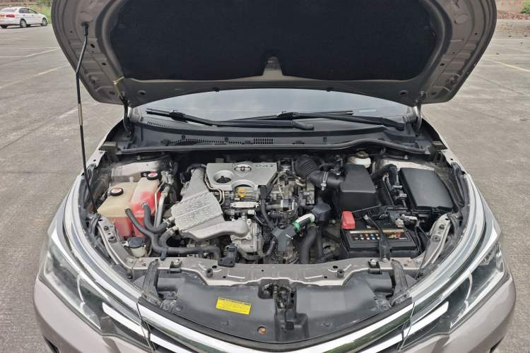 Used Toyota Corolla 2017 Revised Version 1.2T S-CVT GL Engine Bay