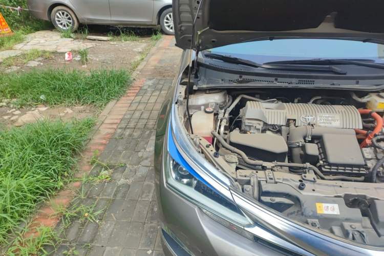 Used Toyota Corolla 2017 Revised Dual-Engine 1.8L E-CVT Elite Edition Engine Bay Right