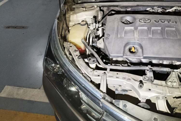 Used Toyota Corolla 2017 1.6L CVT GL Engine Bay Right