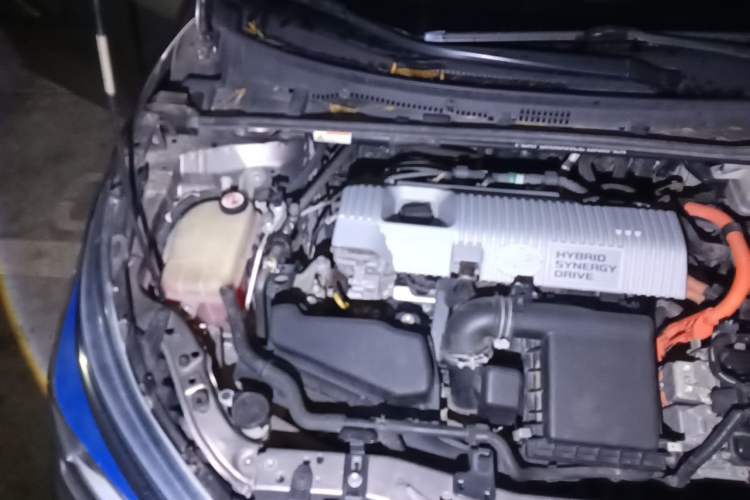 Used Toyota Corolla 2017 Revised Dual-Engine 1.8L E-CVT Elite Edition Engine Bay Right