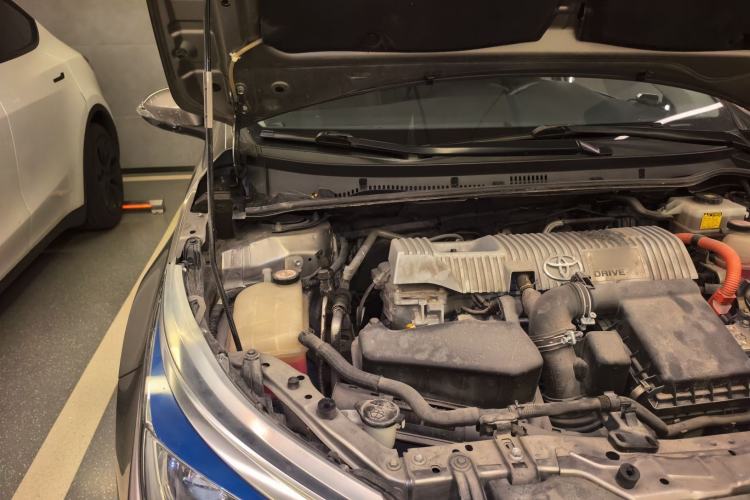 Used Toyota Corolla 2017 Revised Dual-Engine 1.8L E-CVT Elite Edition Engine Bay Right