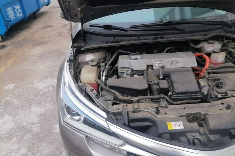 Used Toyota Corolla 2017 Revised Dual-Engine 1.8L E-CVT Elite Edition Engine Bay Right