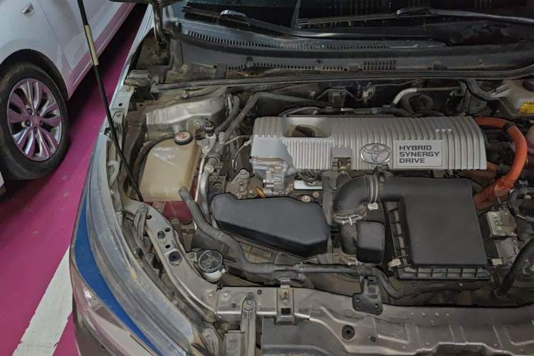 Used Toyota Corolla 2017 Revised Dual-Engine 1.8L E-CVT Elite Edition Engine Bay Right
