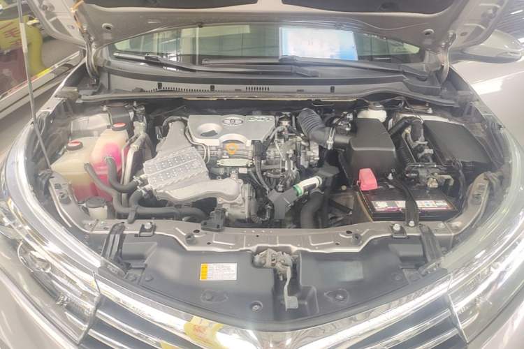 Used Toyota Corolla 2017 1.2T CVT GL Engine Bay