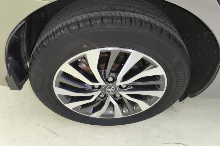 Used Toyota Corolla 2017 Revised Dual-Engine 1.8L E-CVT Leading Edition Exterior 3