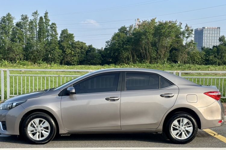 Used Toyota Corolla 2017 1.2T CVT GL Exterior 5
