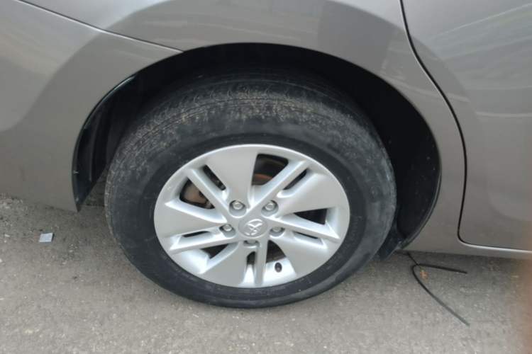 Used Toyota Corolla 2017 Revised Version 1.6L S-CVT GL Exterior 5