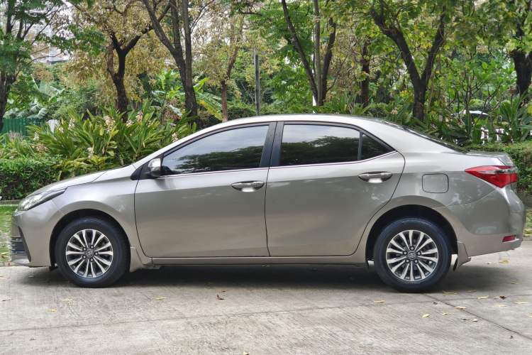 Used Toyota Corolla 2017 Revised Version 1.2T S-CVT GL Exterior 6