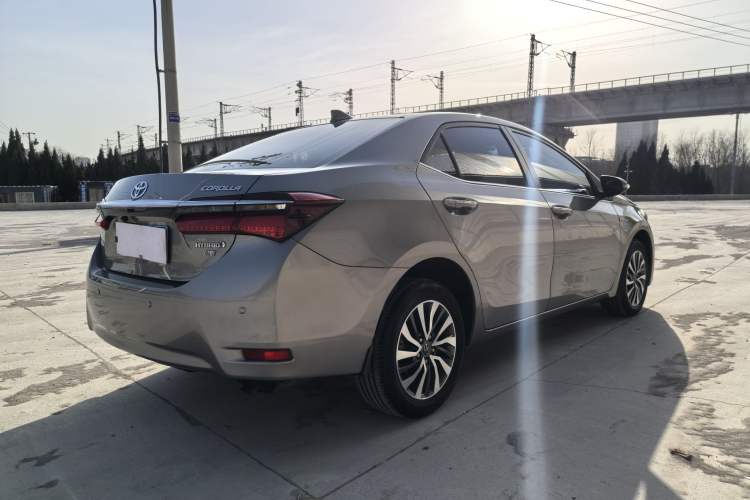 Used Toyota Corolla 2017 Revised Dual-Engine 1.8L E-CVT Leading Edition Exterior 8
