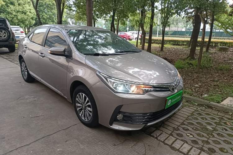 Used Toyota Corolla 2017 Revised Version 1.2T S-CVT GL-i Front Right 45 Deg
