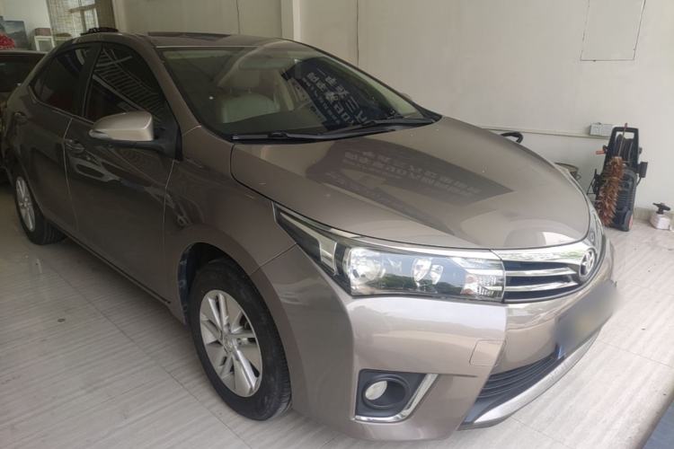 Used Toyota Corolla 2017 1.6L CVT GL Front Right 45 Deg