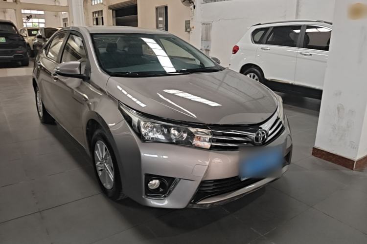 Used Toyota Corolla 2017 Revised Version 1.6L S-CVT GL Front Right 45 Deg