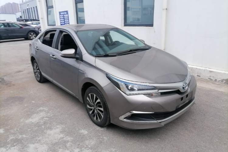 Used Toyota Corolla 2017 Revised Dual-Engine 1.8L E-CVT Elite Edition Front Right 45 Deg