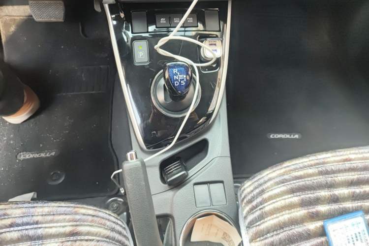 Used Toyota Corolla 2017 Revised Dual-Engine 1.8L E-CVT Elite Edition Gear Lever