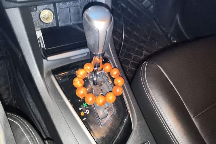 Used Toyota Corolla 2017 1.2T CVT GL-i Leather Edition Gear Lever
