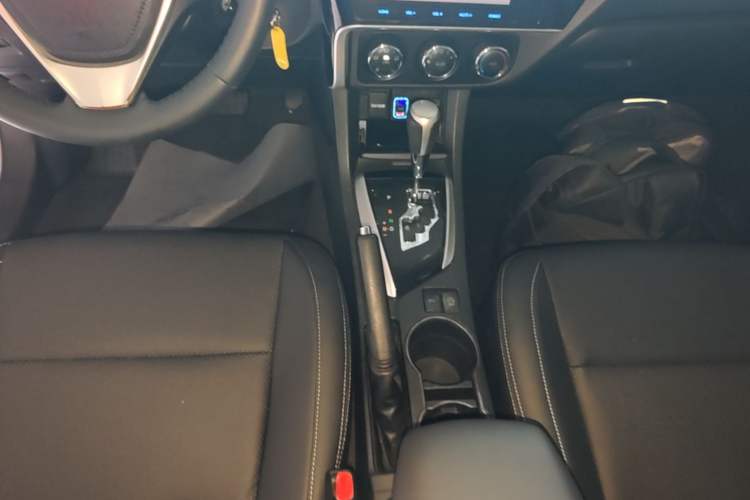 Used Toyota Corolla 2017 Revised Version 1.2T S-CVT GL-i Gear Lever