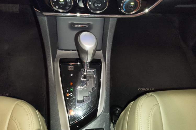 Used Toyota Corolla 2017 1.6L CVT GL Gear Lever