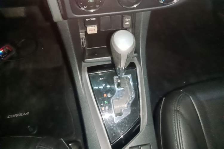 Used Toyota Corolla 2017 Revised Version 1.2T S-CVT GL-i Gear Lever