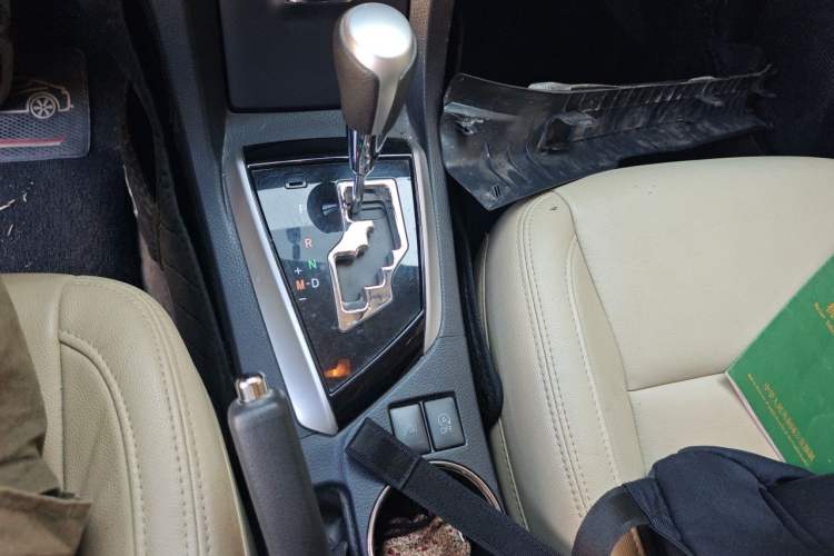 Used Toyota Corolla 2017 Revised Version 1.2T S-CVT GL Gear Lever
