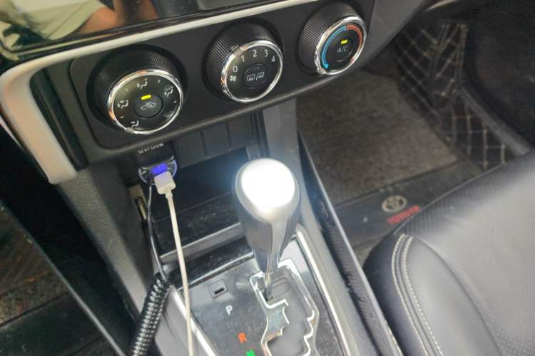 Used Toyota Corolla 2017 Revised Version 1.2T S-CVT GL Gear Lever