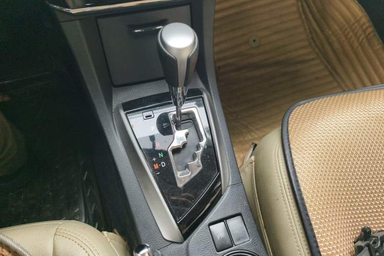 Used Toyota Corolla 2017 1.6L CVT GL Gear Lever