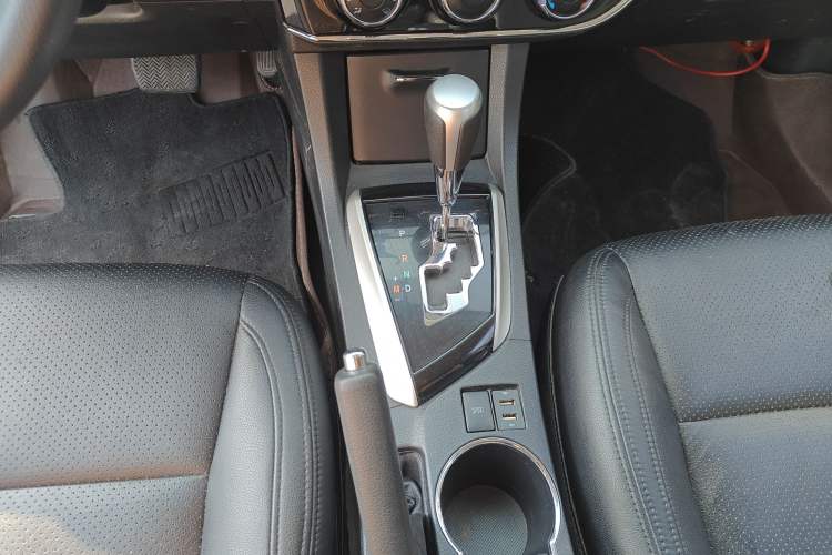 Used Toyota Corolla 2017 Revised Version 1.6L S-CVT GL Gear Lever