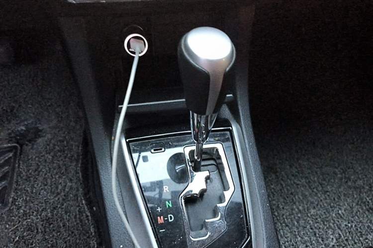 Used Toyota Corolla 2017 Revised Version 1.6L S-CVT GL Gear Lever