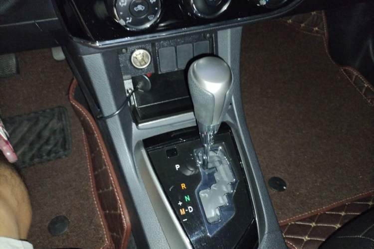 Used Toyota Corolla 2017 1.6L CVT GL Gear Lever