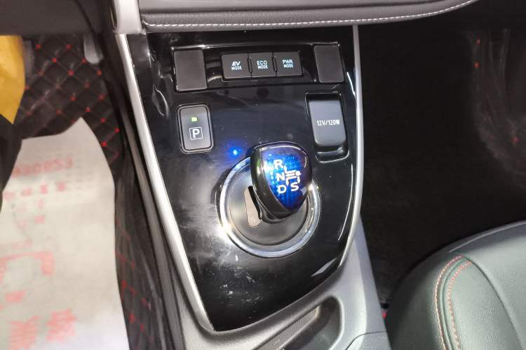 Used Toyota Corolla 2017 Revised Dual-Engine 1.8L E-CVT Leading Edition Gear Lever