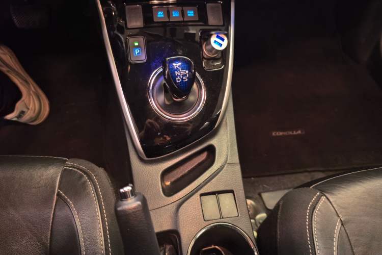 Used Toyota Corolla 2017 Revised Dual-Engine 1.8L E-CVT Elite Edition Gear Lever