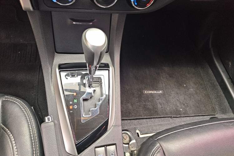 Used Toyota Corolla 2017 Revised Version 1.2T S-CVT GL-i Gear Lever