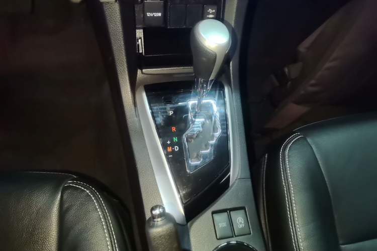 Used Toyota Corolla 2017 Revised Version 1.2T S-CVT GL-i Gear Lever