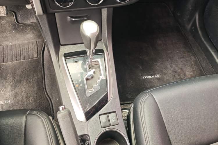 Used Toyota Corolla 2017 Revised Version 1.2T S-CVT GL-i Gear Lever